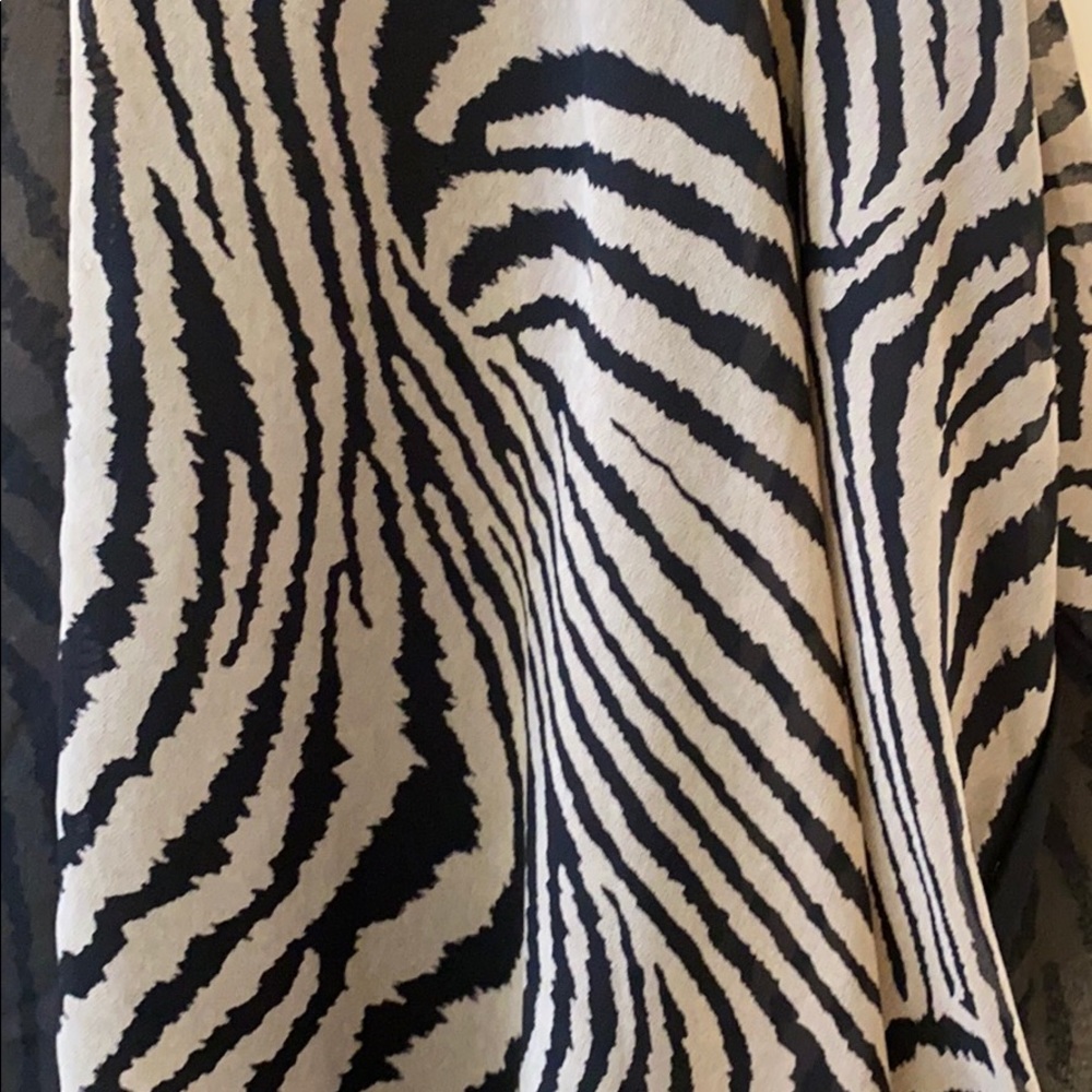 Zebra blouse - Picture 2 of 4